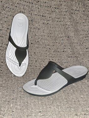 CROCS-Rio #16266 Black Synthetic T-strap Style Thong-Flip Flops-Sz 8-Excellent